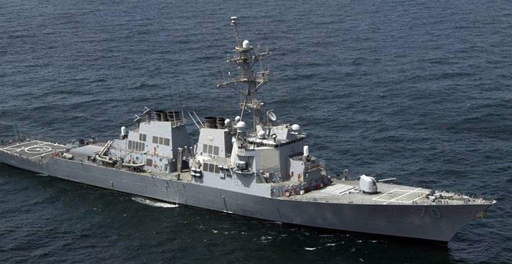 Tàu khu trục Mỹ vừa tiến gần Scarborough làm Trung Quốc nổi giận